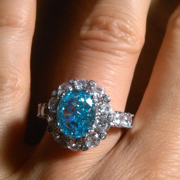 Simulated Blue and White Diamond Sterling Silver Fire Cut Ring (Size 8) - Picture 2 of 16